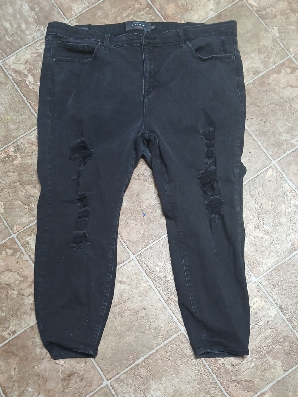 GUC Torrid Black Distressed Skinny Jeans Size 24S